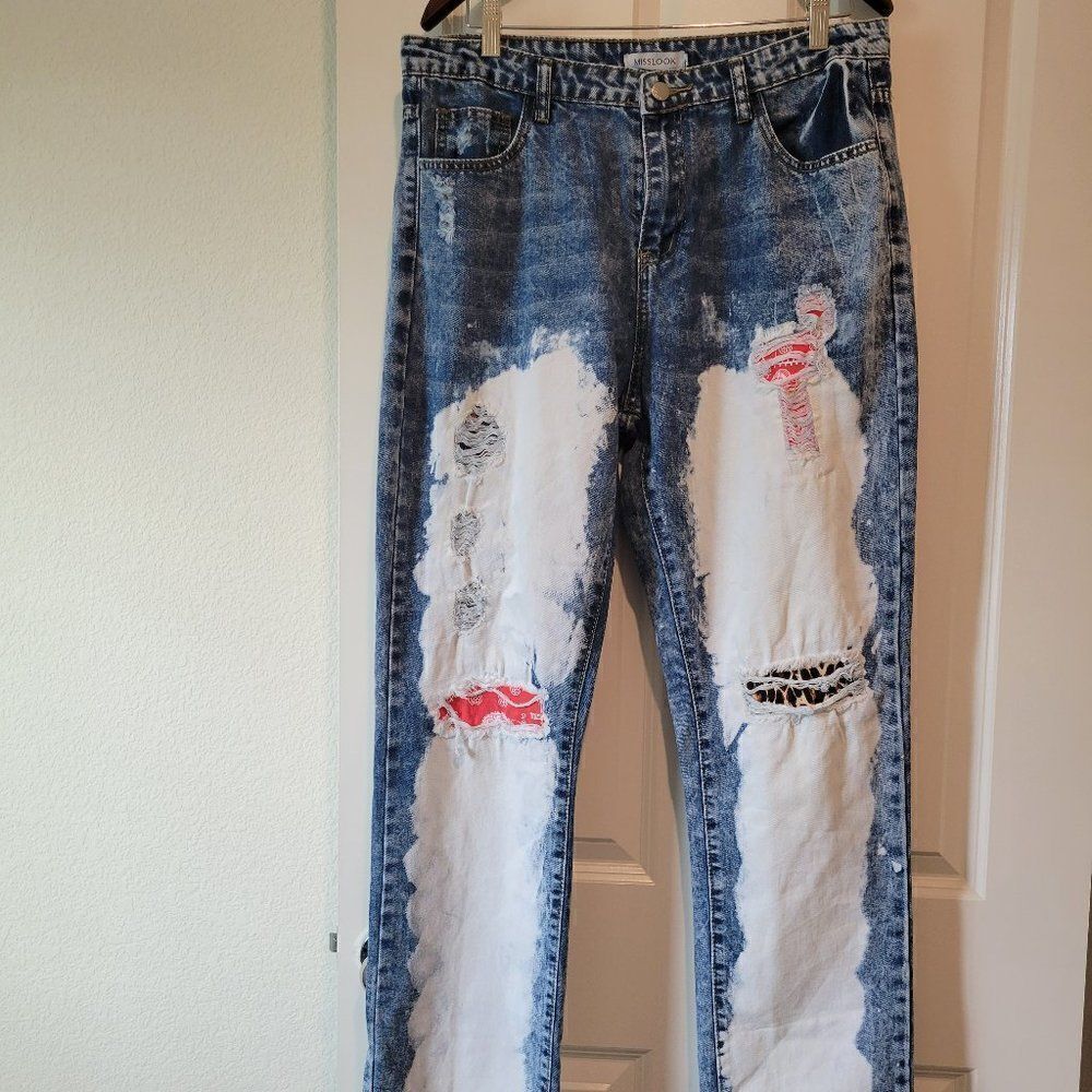 Misslook denim size 2xl  with whiteness and raggedness.‎